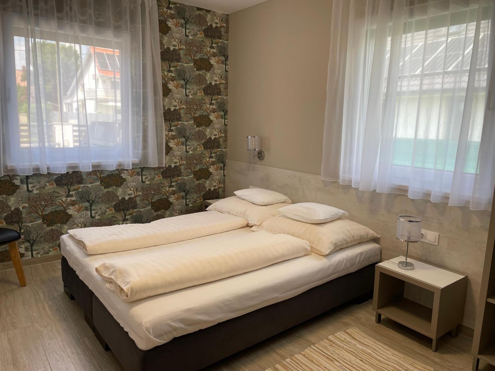 Royalhill Apartman Вонярцвашхедь Экстерьер фото